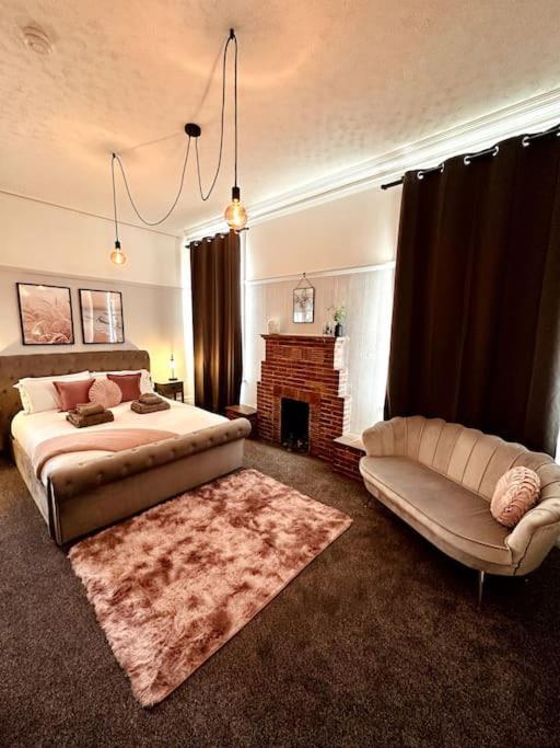 The Retreat - Large Luxury Apartment, Two Mins From Beach Борнмът Екстериор снимка